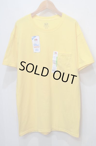 画像1: 日本未発売 FRUIT OF THE LOOM ポケットTシャツ “SUNSET YELLOW” (1)