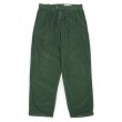 画像1: Late 90's Eddie Bauer 2タック 太畝コーデュロイトラウザー "W34 L30 / GREEN" (1)