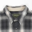 画像3: 00's Eddie Bauer マチ付き フランネルシャツ "Black Omble Plaid" (3)