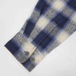 画像4: Late 90's ST. JOHN'S BAY ヘビーネルシャツ "Navy Ombre Plaid" (4)