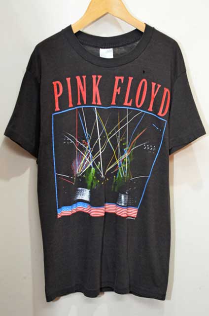 pink floyd  バンドTシャツKの上に穴が空いています